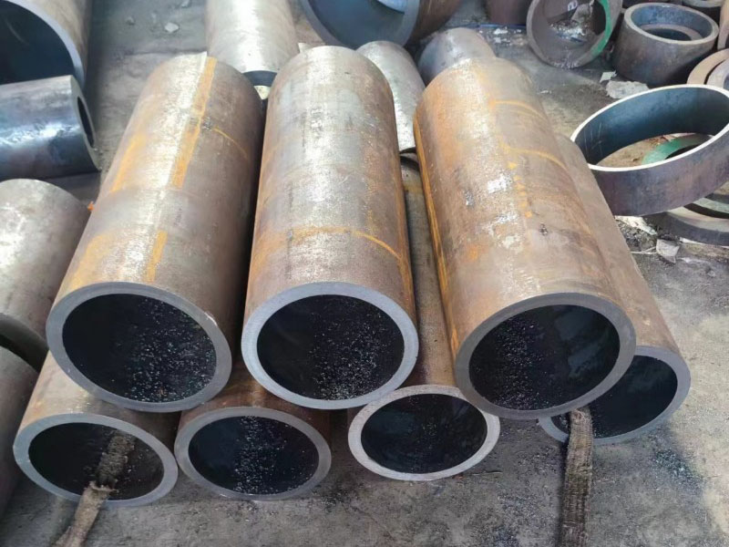 武威12Cr1MovG无缝钢管切割